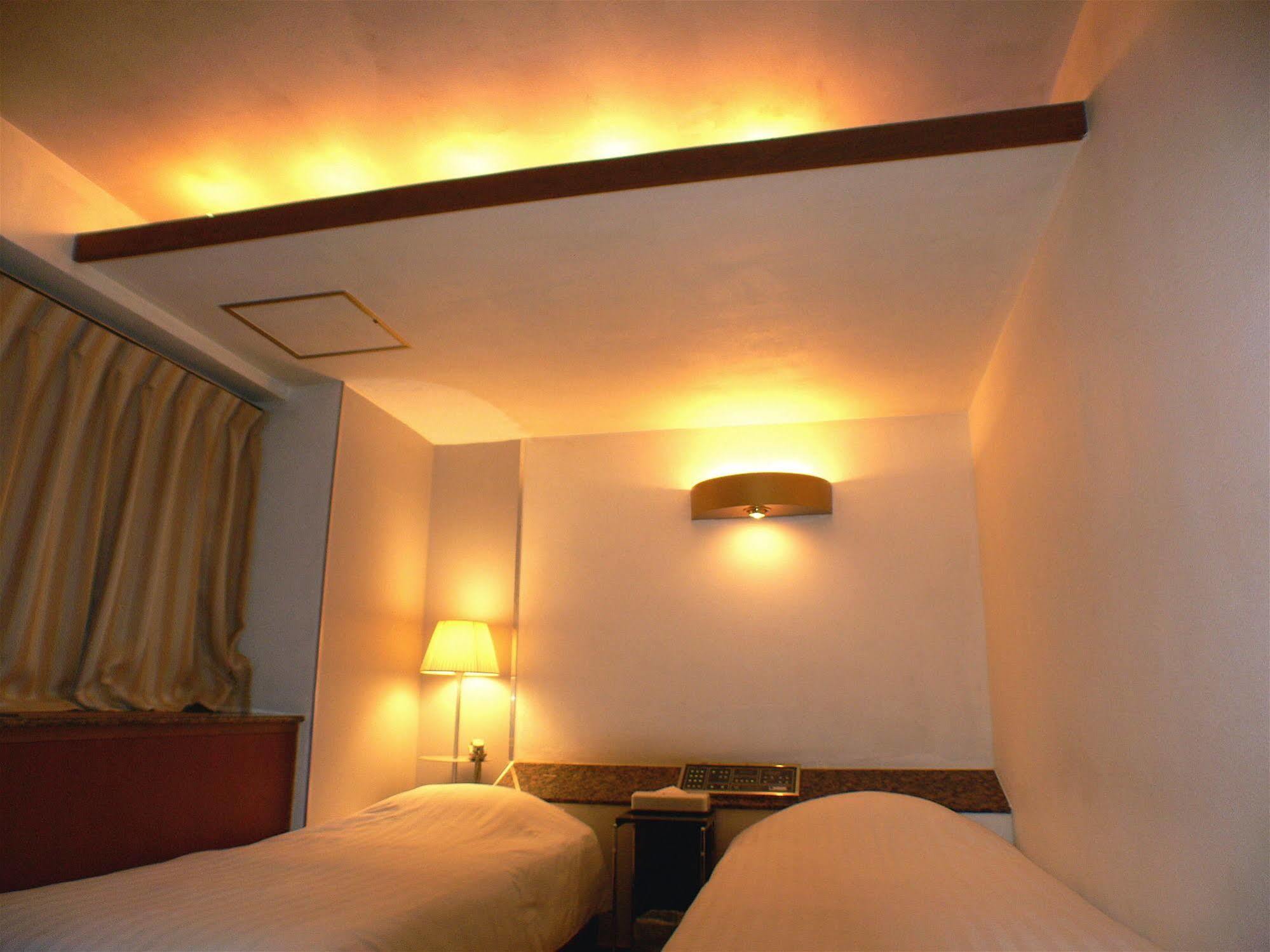 Shinjuku City Hotel N.U.T.S Токио Номер фото